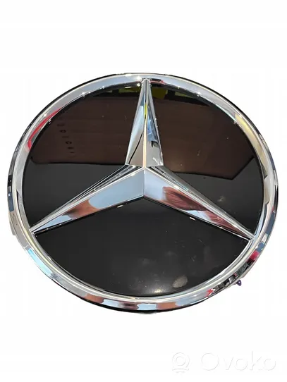 Mercedes-Benz E W213 Muut logot/merkinnät A0008880400