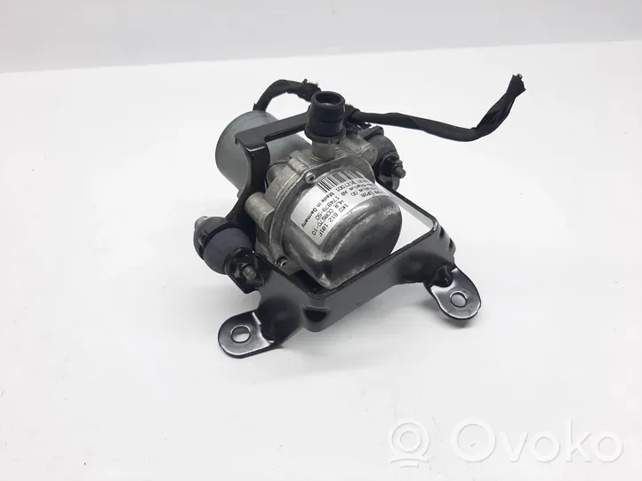 Volkswagen Golf V Vacuum pump 1K0612181F