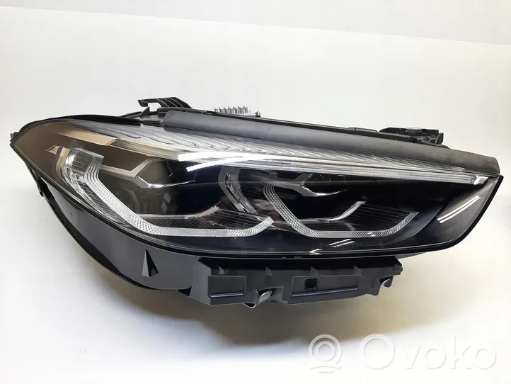 BMW 8 G15 Lampa przednia 5A27A22