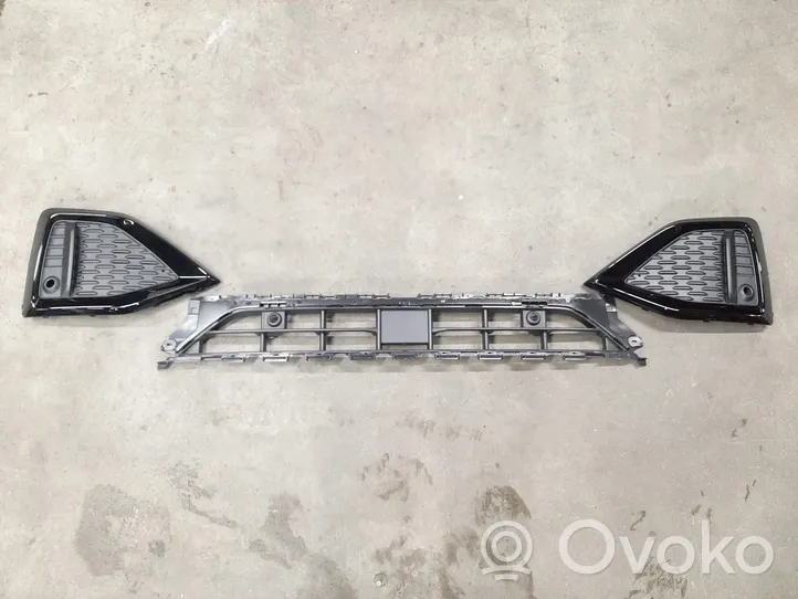 Audi Q2 - Grille calandre de capot 81A807647M