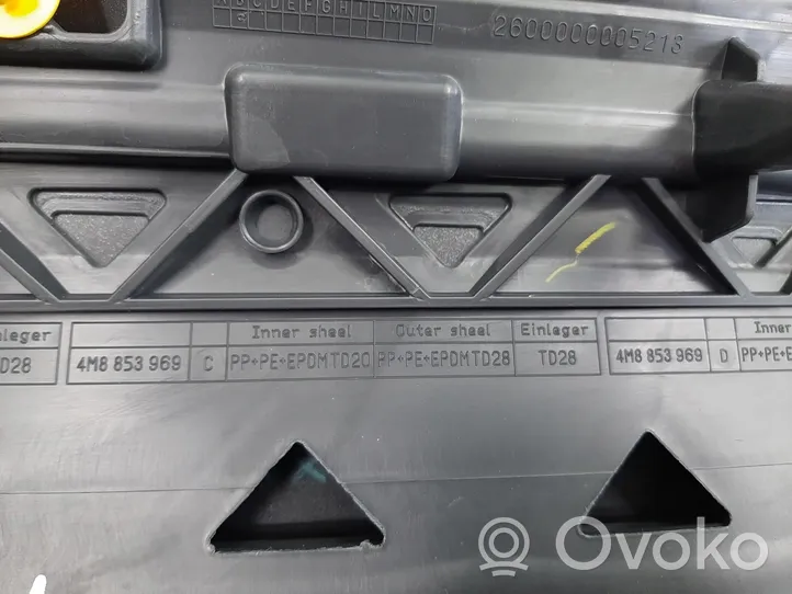 Audi Q8 Takaoven lista (muoto) 4M8853969B