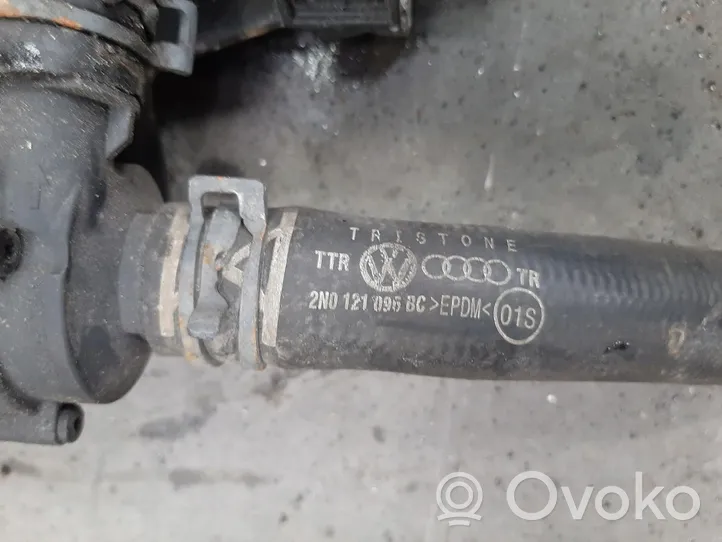 Volkswagen Crafter Moottorin vesijäähdytyksen putki/letku 4N0819334AA