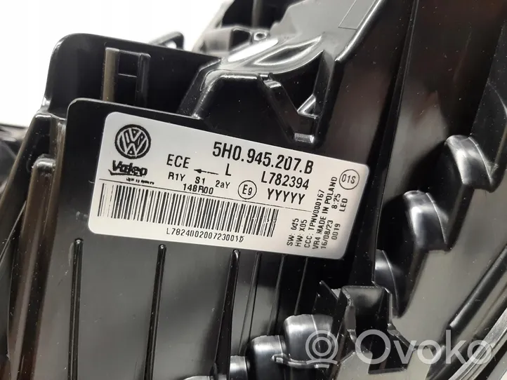 Volkswagen Golf VIII Lampa tylna 5H0945207B