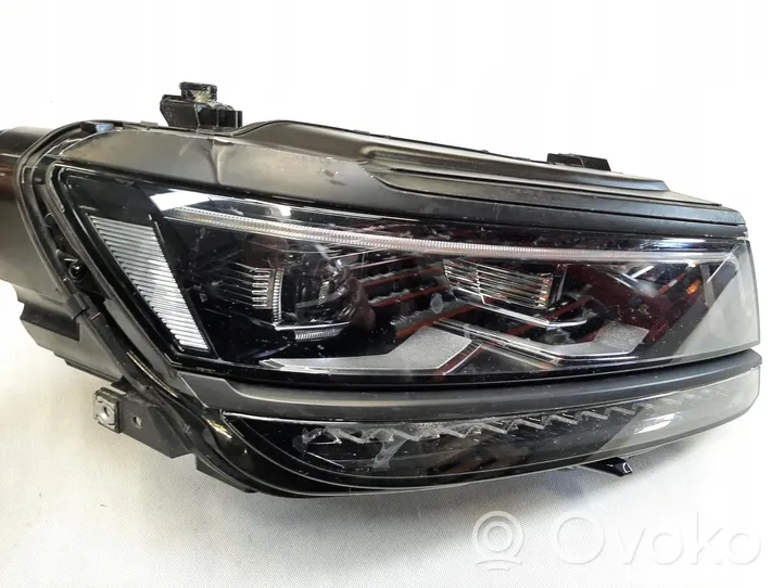 Volkswagen Tiguan Lampa przednia 5NB941082E