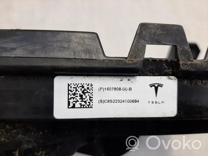 Tesla Model 3 Osłona wentylatora chłodnicy 1607808-00-B