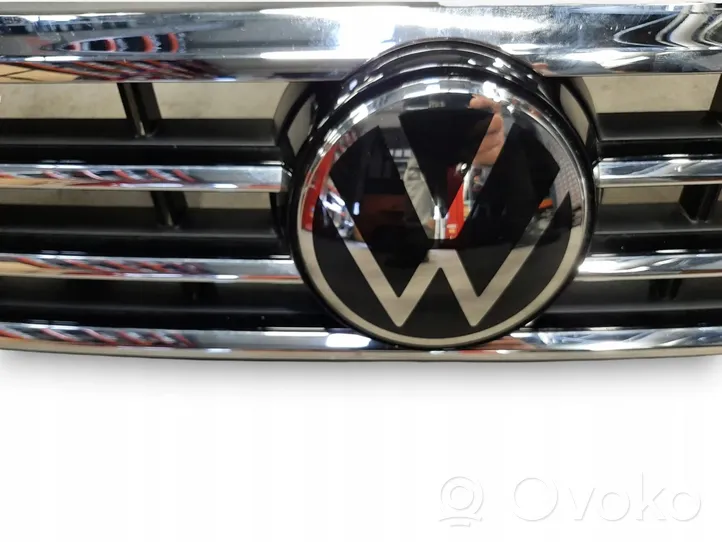 Volkswagen PASSAT B8 Atrapa chłodnicy / Grill 3G0853653N