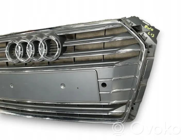 Audi A4 S4 B5 8D Grotelės priekinės 8W0853651AB