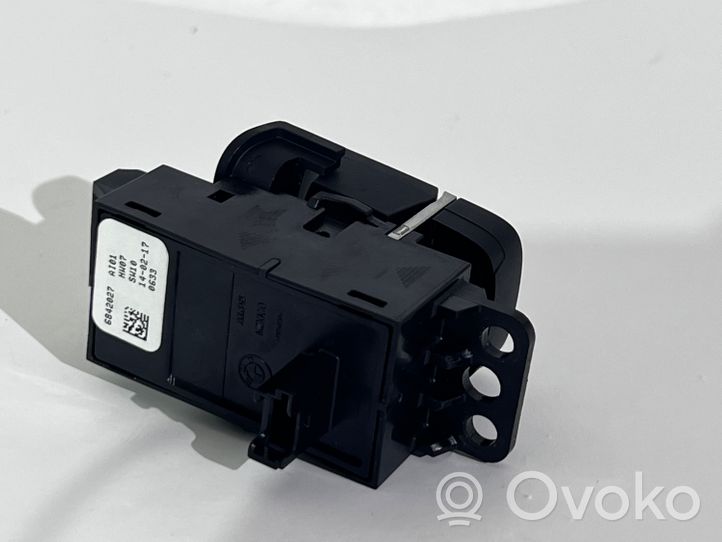 BMW 5 G30 G31 Interruttore del freno di stazionamento/freno a mano 6842027