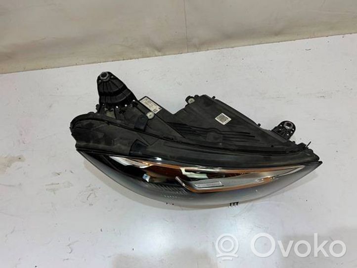 Mercedes-Benz CLS W257 Lampa przednia A2579062402