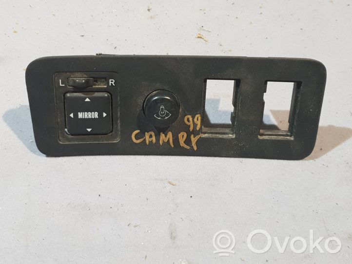 Toyota Camry Bouton de commutateur rétroviseur latéral 5544633