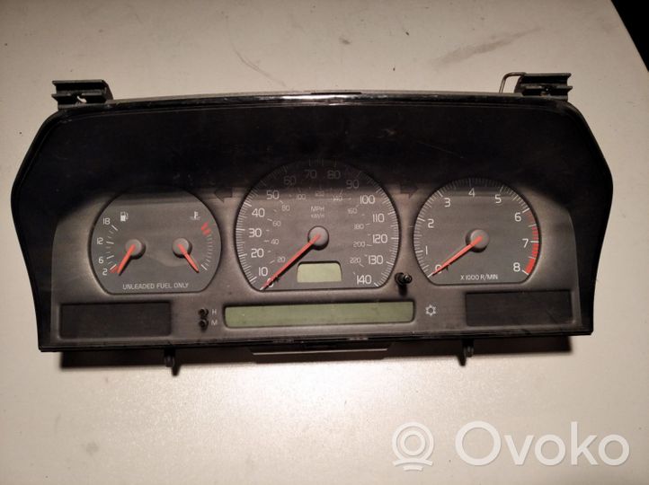 Volvo S70  V70  V70 XC Tachimetro (quadro strumenti) 9168144