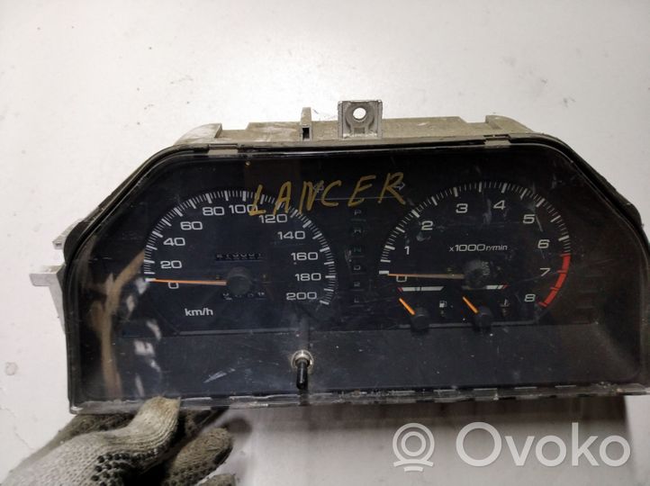 Mitsubishi Lancer Speedometer (instrument cluster) MB68065