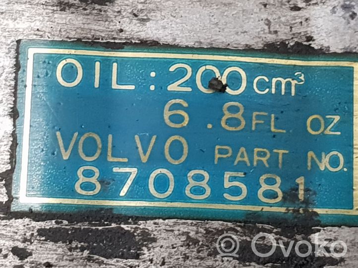 Volvo 850 Ilmastointilaitteen kompressorin pumppu (A/C) 9166045