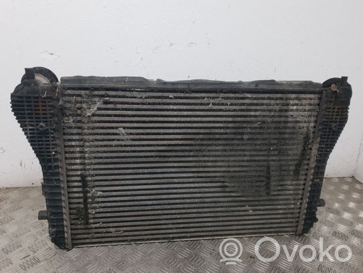 Volkswagen Golf V Chłodnica powietrza doładowującego / Intercooler 