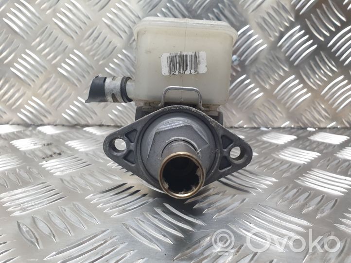 Toyota Yaris Brake fluid reservoir 