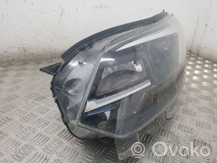 Opel Vivaro Faro/fanale 983283768000