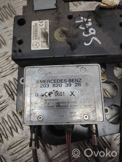 Mercedes-Benz CLK A208 C208 Antennenverstärker Signalverstärker 2038203926