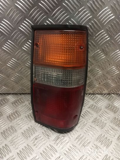 Mitsubishi L200 Lampa tylna 22037506R