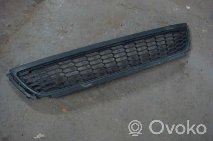 Volkswagen Polo V 6R Grille inférieure de pare-chocs avant 