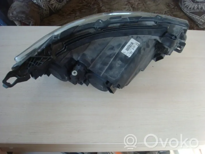 Citroen C-Elysée Lampa przednia 9817298480