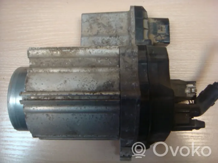 Volkswagen PASSAT B7 Power steering pump 1K2909144P