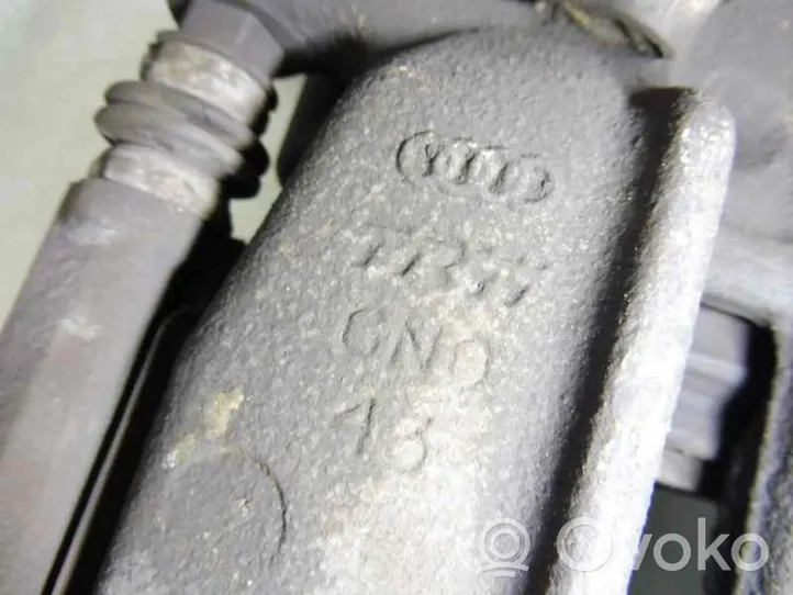 Audi A6 C7 Supporto della pinza del freno posteriore 