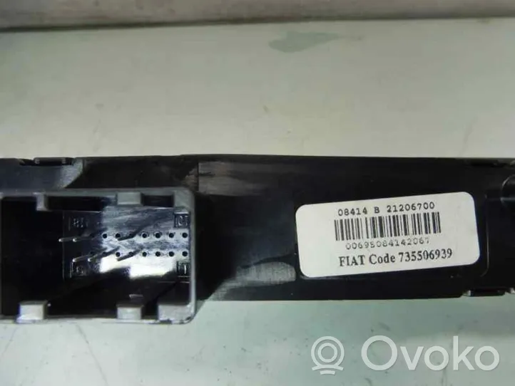 Fiat Grande Punto Interruttore luci di emergenza 735506939