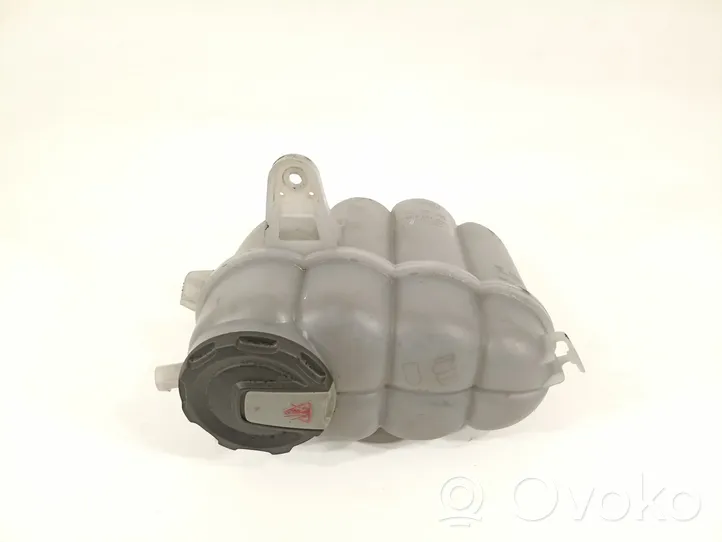 Audi A5 Vase d'expansion de carburant 8W0121405G