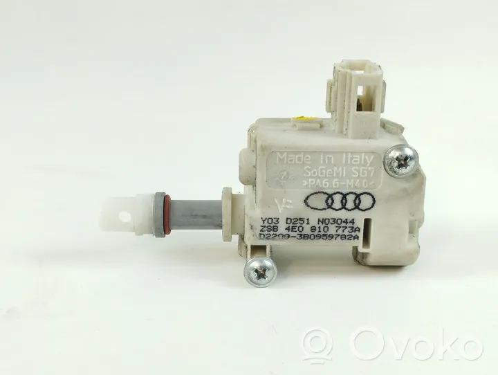 Audi A8 S8 D3 4E Motorino di blocco/chiusura del portellone del bagagliaio 4E0810773A