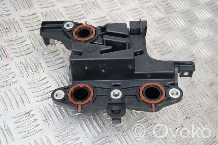 Toyota RAV 4 (XA50) Reniflard d'huile 1221125010