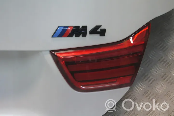 BMW M4 F82 F83 Takaluukun/tavaratilan kansi 