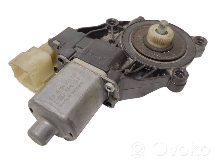 Ford Fiesta Moteur de lève-vitre de porte avant 8A6114A389B