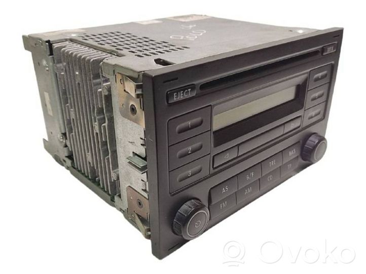 Volkswagen Polo IV 9N3 Panel / Radioodtwarzacz CD/DVD/GPS 5Z0035152B