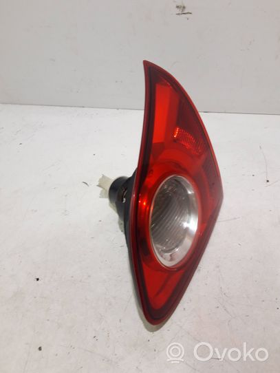 Nissan Qashqai+2 Lampy tylnej klapy bagażnika 89071064