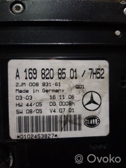 Mercedes-Benz B W245 Etuistuimen valo A1698208501