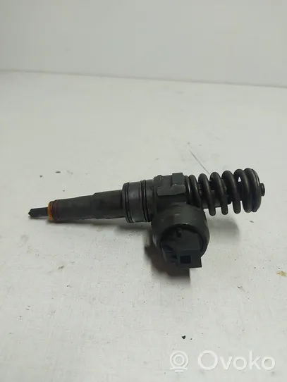 Volkswagen PASSAT B6 Sprauslu komplekts 038130073BQ