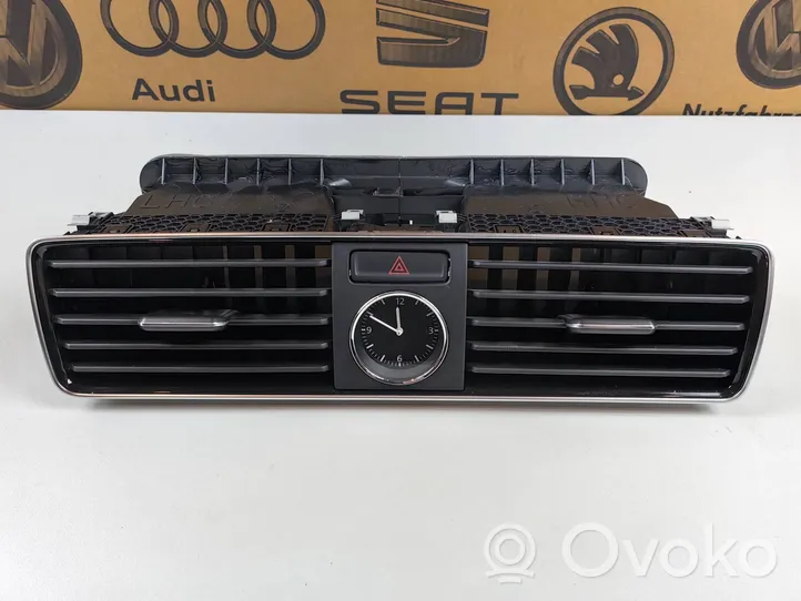 Volkswagen PASSAT B8 USA Dysze / Kratki środkowego nawiewu deski rozdzielczej 561819728