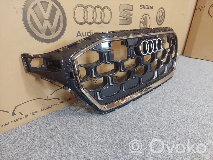 Audi Q8 Atrapa chłodnicy / Grill 4M8853651CK