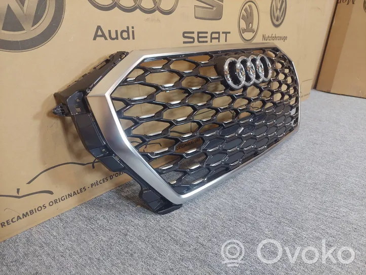 Audi Q3 F3 Rejilla superior del radiador del parachoques delantero 83F853651B