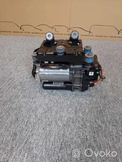 Audi Q7 4M Air suspension compressor/pump 4M0616005H