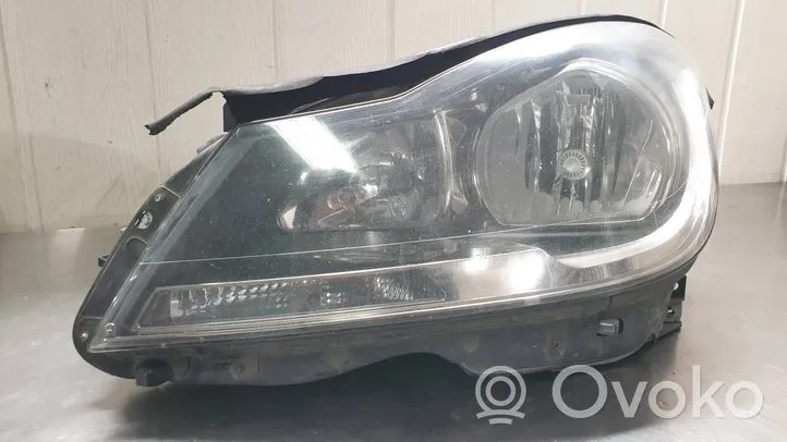 Mercedes-Benz C AMG W204 Lampa przednia A2048209559