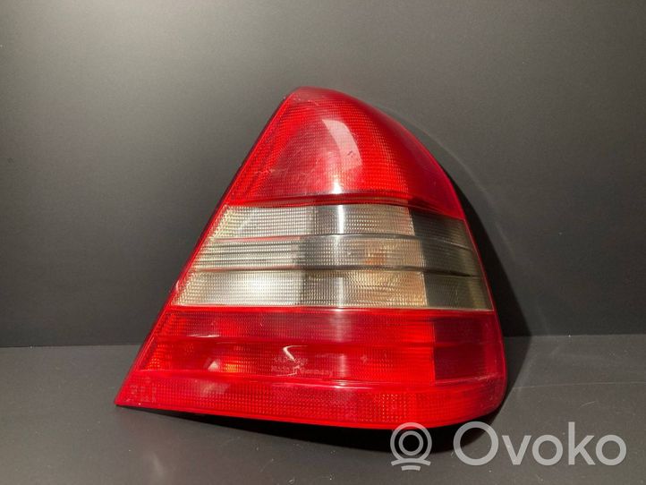 Mercedes-Benz C W202 Luci posteriori 2028201064