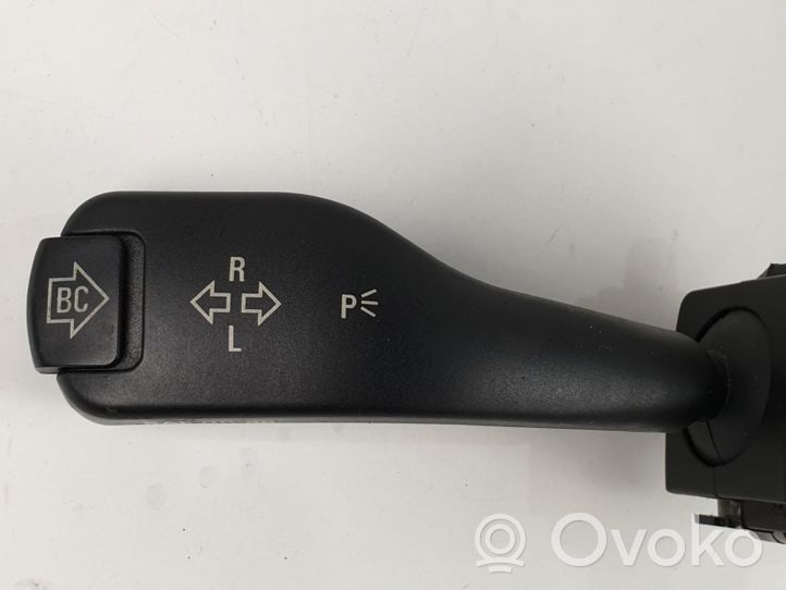 Peugeot 307 Indicator stalk 01104010