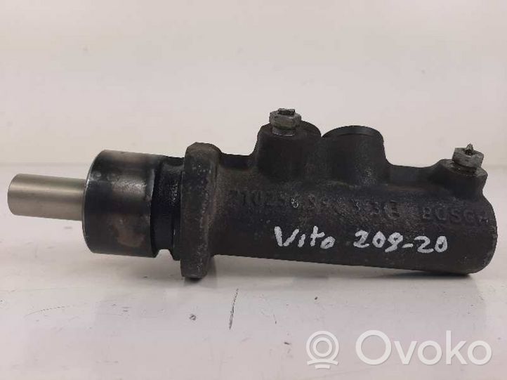 Mercedes-Benz Vito Viano W638 Maître-cylindre de frein A0024312802