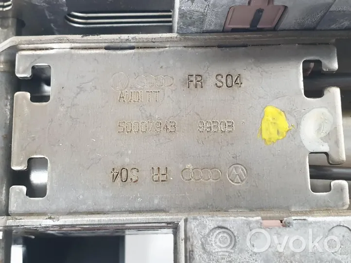 Audi TT Mk1 Ohjauspyörän akseli 50007943