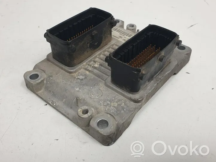 Opel Corsa C Sterownik / Moduł ECU 0261207421