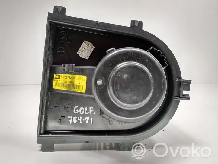 Volkswagen Golf IV Sisälämmityksen ilmastoinnin korin kotelo 1J2819021C