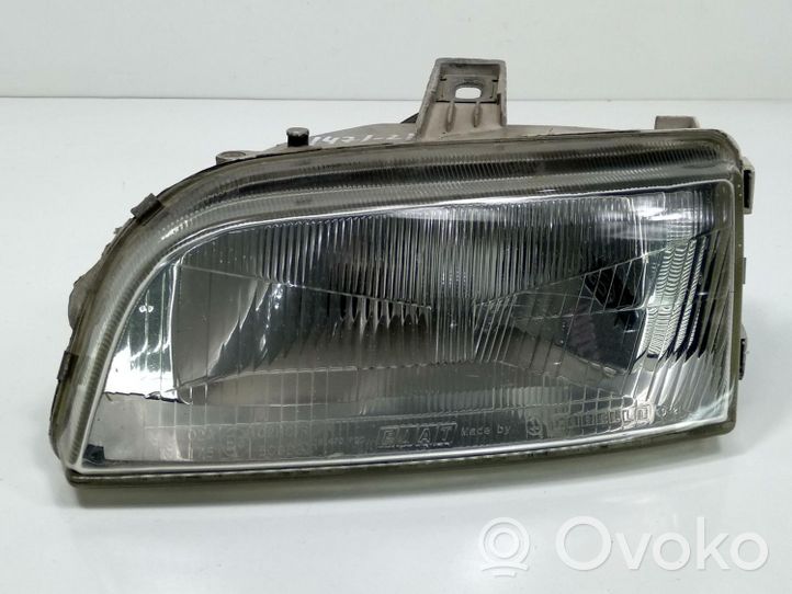 Fiat Punto (176) Lampa przednia 46402650