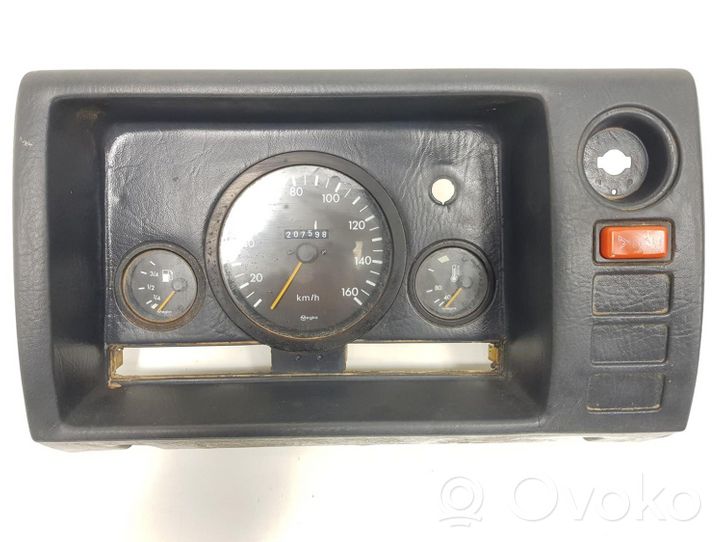 Mercedes-Benz 100 W631 Tachimetro (quadro strumenti) 6316800687