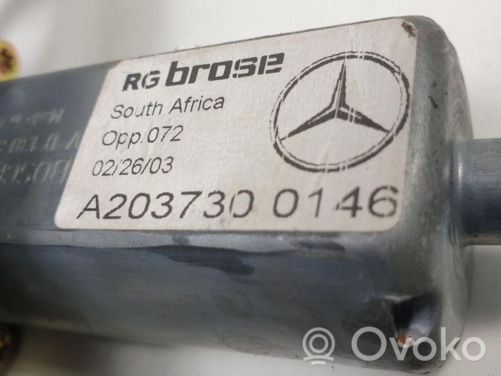 Mercedes-Benz C W203 Elektryczny podnośnik szyby drzwi tylnych A2037300146